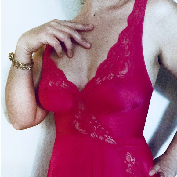 Vtg OLGA Full Sweep Lace Nightgown Peek-a-boo S-M - Picture 2 of 6